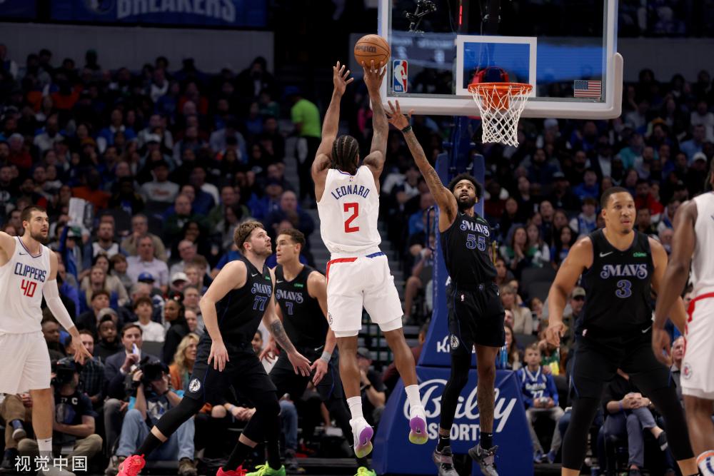 哑铃深蹲 哑铃深蹲