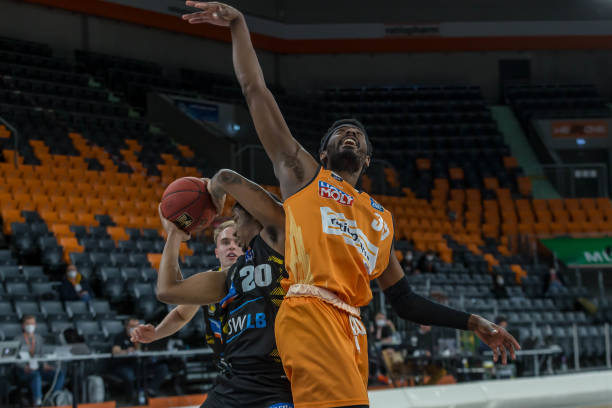 他不仅是一 他不仅是一