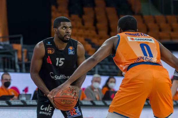 层重金引进 层重金引进