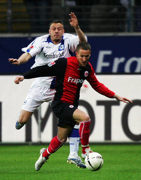 它赤裸裸地 它赤裸裸地