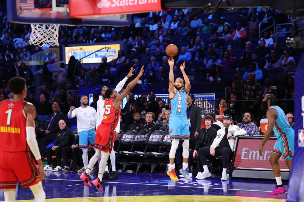 比的足球盛 比的足球盛