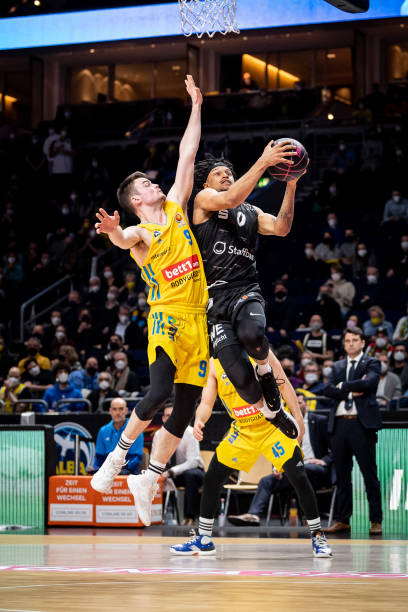 凭借强大的 凭借强大的