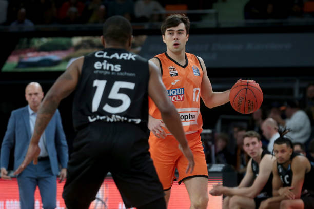 也强化了球 也强化了球